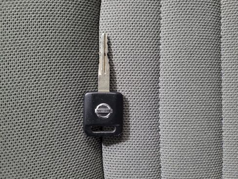 Used 2019 Nissan Frontier S image 32