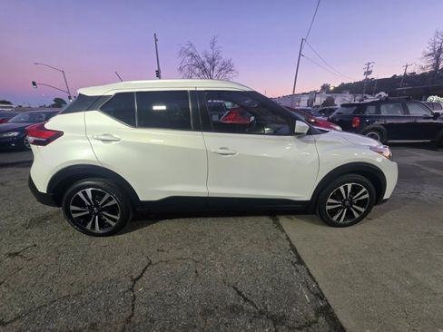 Used 2020 Nissan Kicks SV image 6