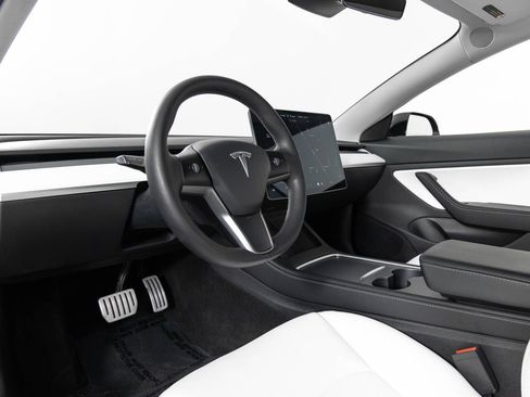 Used 2021 Tesla Model 3 Performance image 14