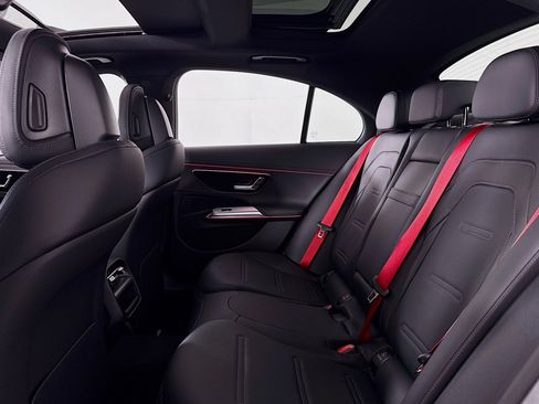 New 2026 Mercedes-Benz E 53 AMG e 4MATIC Sedan image 7