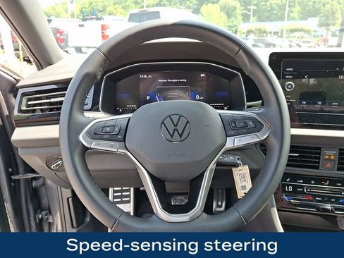 Used 2025 Volkswagen Jetta Sport FWD image 4