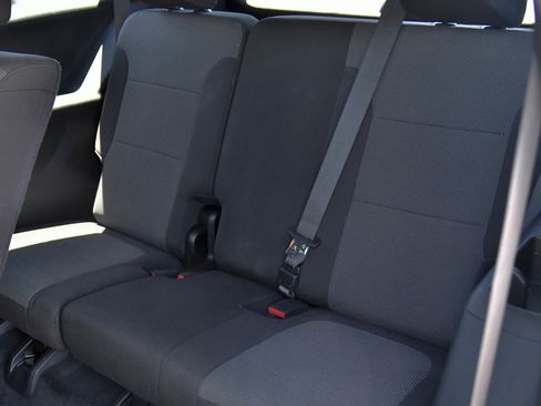 Used 2023 Chevrolet Traverse LT FWD image 40