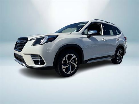 Used 2023 Subaru Forester Touring image 2