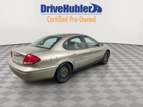 Used 2005 Ford Taurus SE image 8