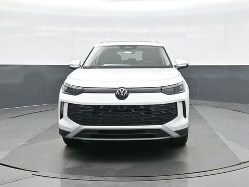 New 2026 Volkswagen Tiguan SE AWD/4WD image 2
