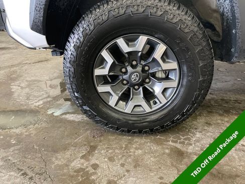 Used 2023 Toyota Tacoma TRD Off-Road AWD/4WD image 9
