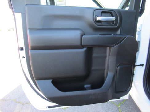 Used 2022 Chevrolet Silverado 2500 LT w/ Convenience Package image 11