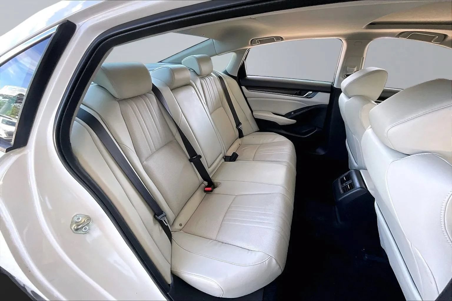 Used 2018 Honda Accord EX-L image 22