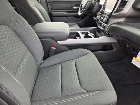 New 2026 RAM 1500 Express AWD/4WD image 12