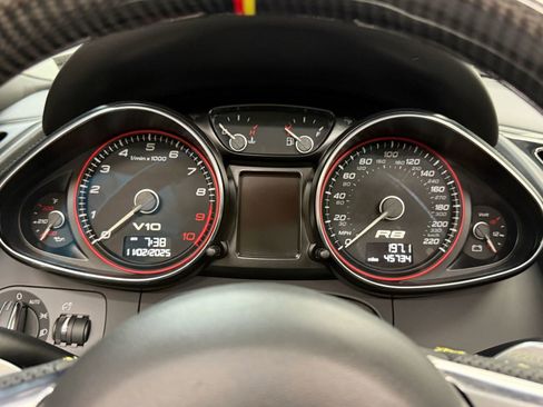 Used 2011 Audi R8 V10 image 24