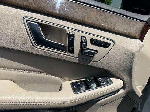 Used 2016 Mercedes-Benz E 350 4MATIC Sedan image 16