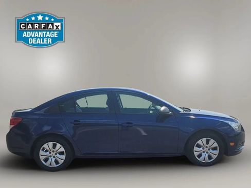 Used 2013 Chevrolet Cruze LS FWD image 4