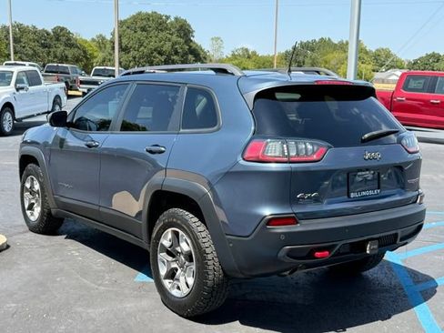 Used 2019 Jeep Cherokee Trailhawk AWD/4WD image 4