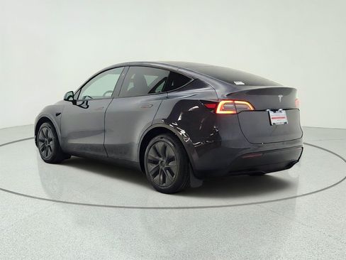 Used 2025 Tesla Model Y Long Range RWD image 7