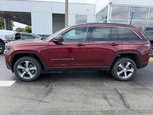 New 2026 Jeep Grand Cherokee Limited AWD/4WD image 6