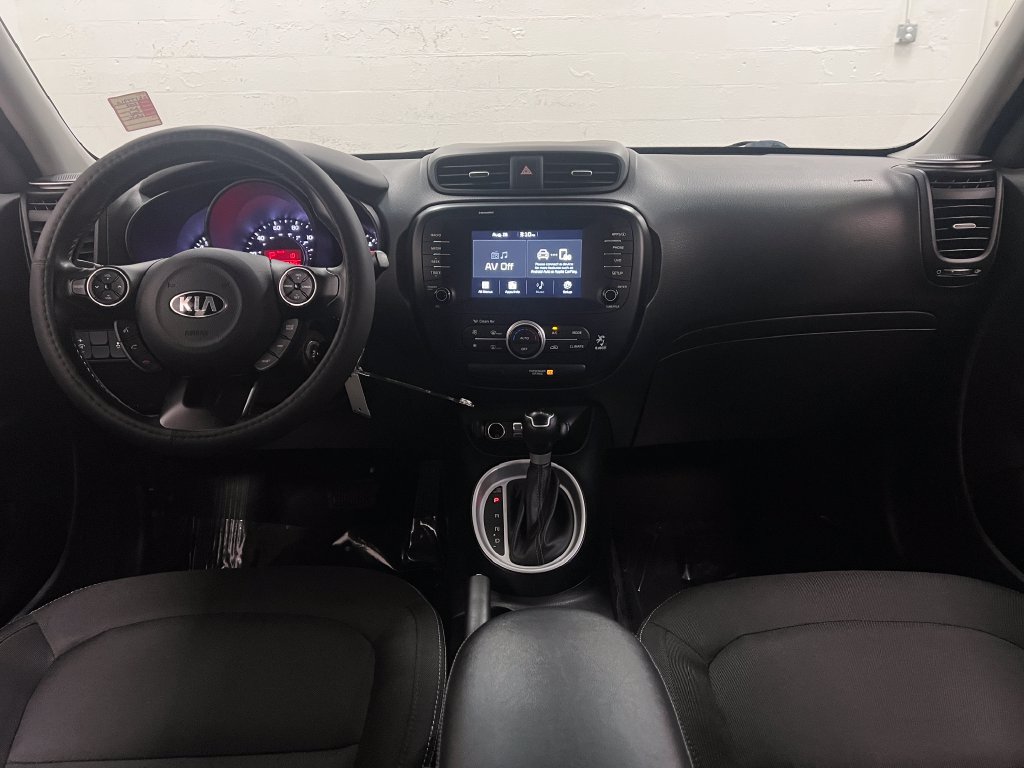 Used 2018 Kia Soul + FWD image 13