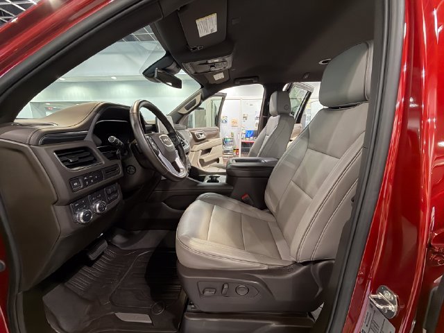 Used 2024 GMC Yukon XL SLT w/ SLT Luxury Package AWD/4WD image 11