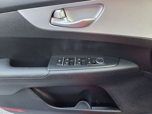 Used 2024 Kia Forte LXS FWD image 31