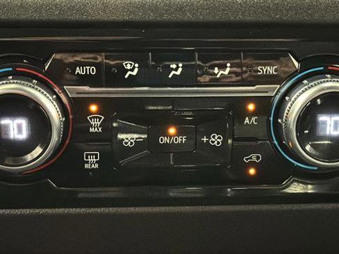 Used 2022 GMC Sierra 1500 Elevation w/ Elevation Premium Package image 17