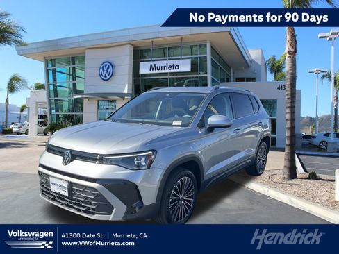 Used 2025 Volkswagen Taos SE image 1