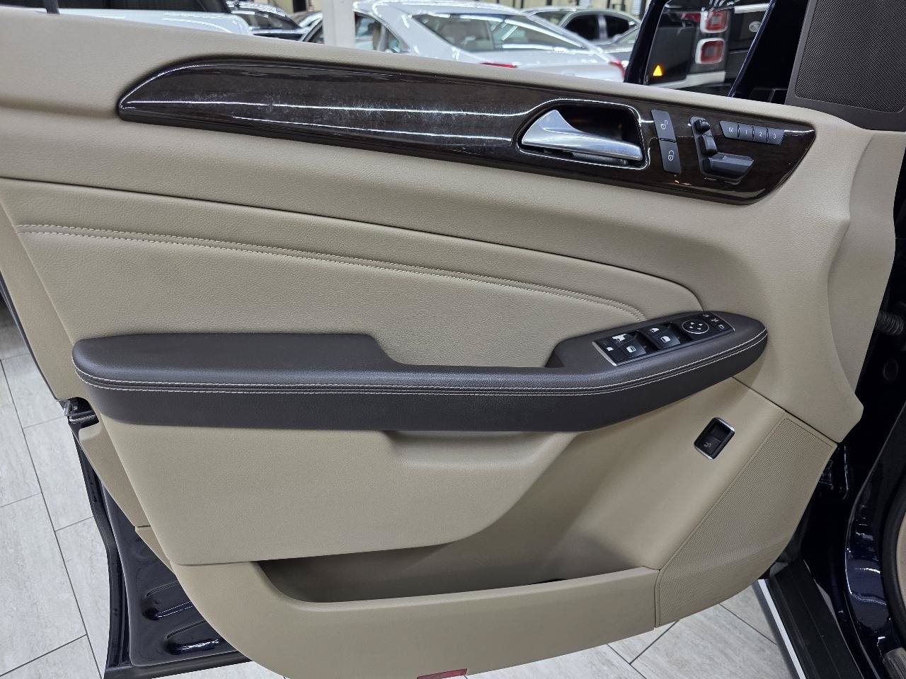 Used 2015 Mercedes-Benz ML 350 2WD w/ Premium 1 Package image 39