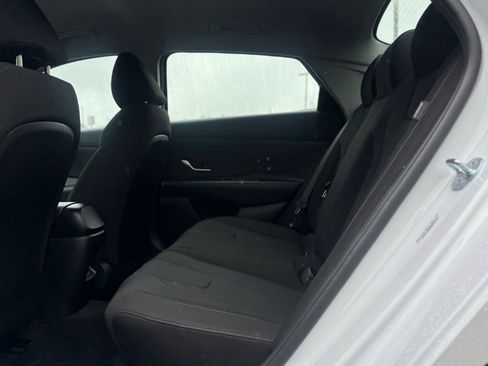 Certified 2025 Hyundai Elantra SE w/ Cargo Package FWD image 20