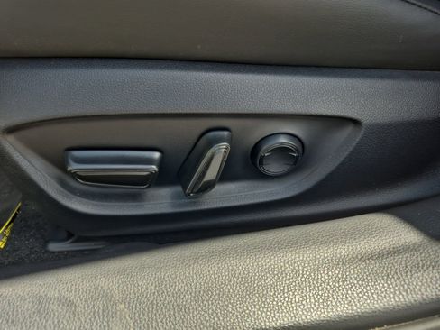 Used 2024 Toyota Prius XLE FWD image 13