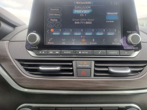 Used 2025 Nissan Altima 2.5 SV image 10