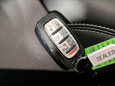 New 2026 Chrysler Pacifica Select image 23