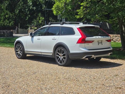 Used 2019 Volvo V90 T6 Cross Country w/ Protection Package Premier AWD/4WD image 5