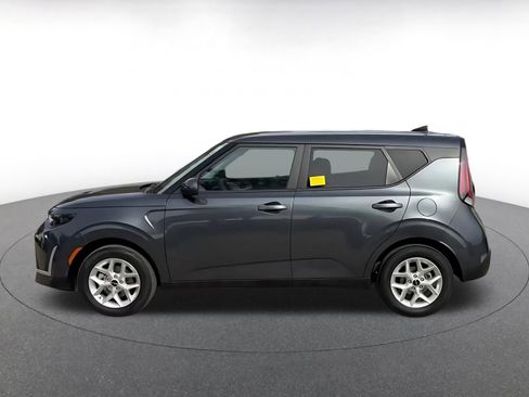 Used 2025 Kia Soul LX w/ LX Technology Package image 9