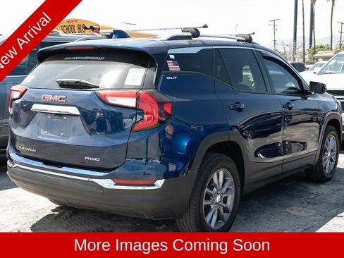 Used 2023 GMC Terrain SLT AWD/4WD image 2
