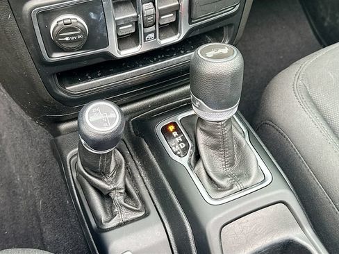 Used 2021 Jeep Wrangler Unlimited Sport AWD/4WD image 18