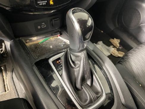 Used 2018 Nissan Rogue SV AWD/4WD image 8