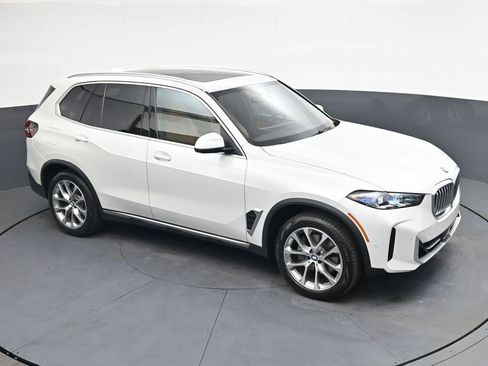 Used 2024 BMW X5 xDrive40i w/ Premium Package AWD/4WD image 46