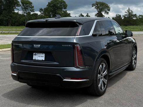 Used 2025 Cadillac Escalade IQ Luxury 2 w/ LPO, Premium Carpet Package AWD/4WD image 3