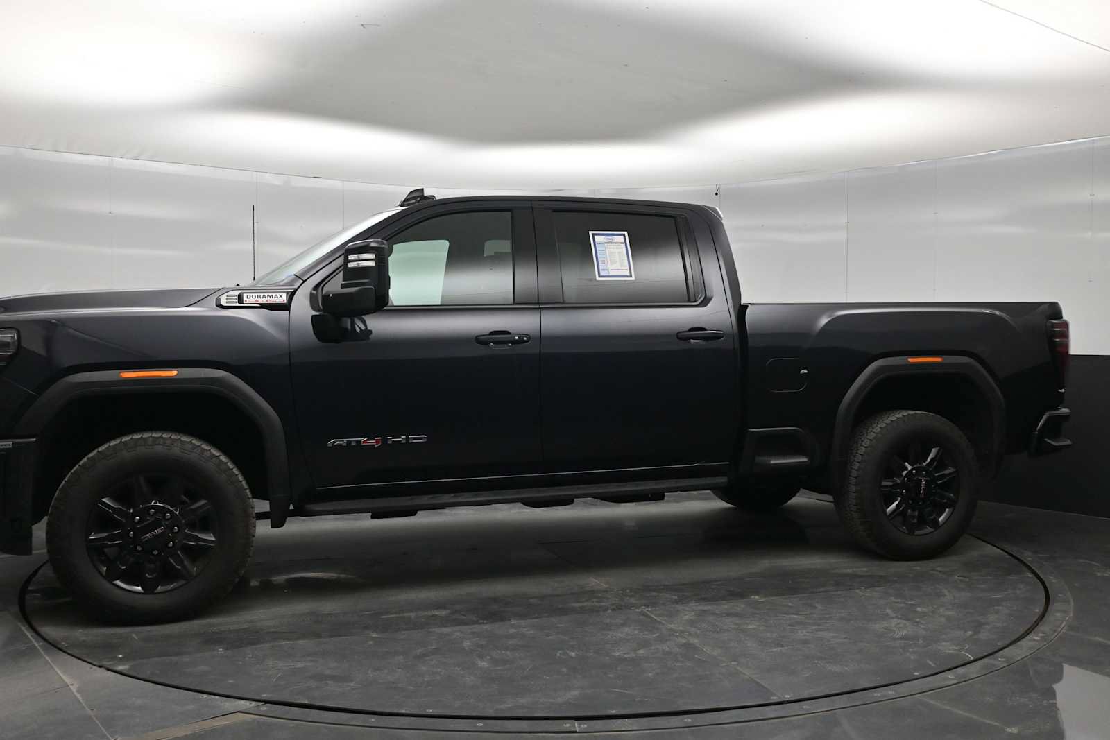 Used 2024 GMC Sierra 2500 AT4 w/ AT4 Premium Plus Package AWD/4WD image 4