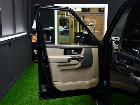 Used 2016 Land Rover LR4 HSE image 16