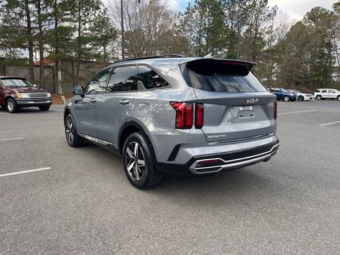 Certified 2023 Kia Sorento S w/ Panoramic Sunroof Package image 7