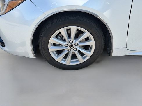 Used 2023 Toyota Corolla SE w/ SE Premium Package image 39