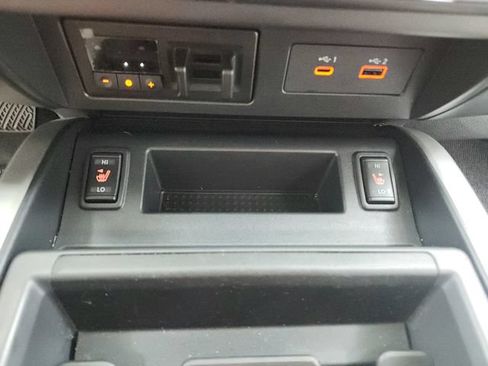 Used 2024 Nissan Titan SV w/ SV Convenience Package AWD/4WD image 30