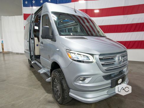 Used 2025 Mercedes-Benz Sprinter 2500 image 26