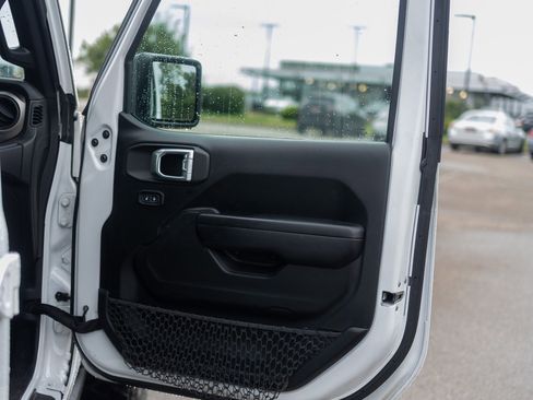 Used 2021 Jeep Wrangler Unlimited Sport image 38