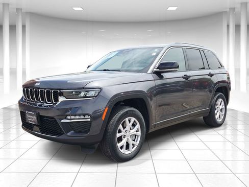 Used 2022 Jeep Grand Cherokee Limited AWD/4WD image 7
