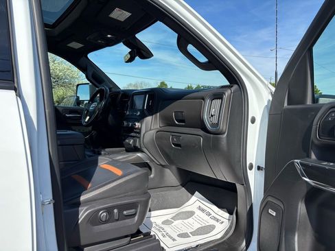 Used 2022 GMC Sierra 2500 AT4 w/ AT4 Premium Plus Package image 39