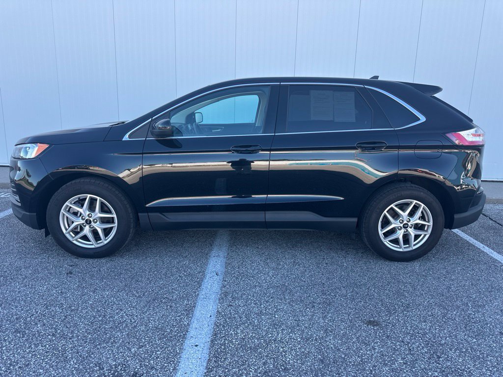 Certified 2024 Ford Edge SEL w/ Convenience Package AWD/4WD image 3