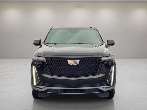 Used 2023 Cadillac Escalade Premium Luxury image 4