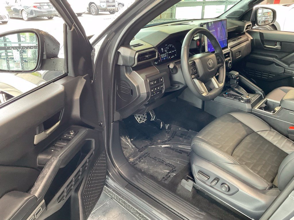 Certified 2025 Toyota Tacoma TRD Sport w/ TRD Sport Premium Package AWD/4WD image 9