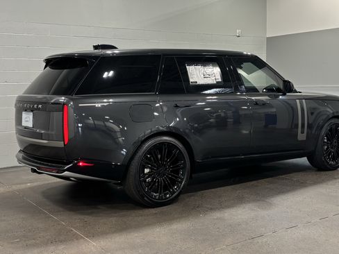 New 2026 Land Rover Range Rover Long Wheelbase SE AWD/4WD image 2