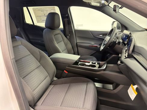 New 2026 Chevrolet Equinox LT w/ Safety and Technology Package FWD image 29